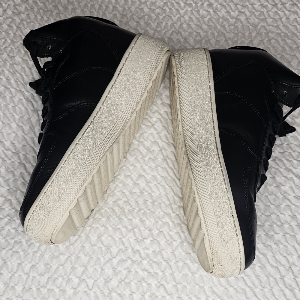 Coach Men’s Black Leather High-Top Sneakers - Picture 5 of 8
